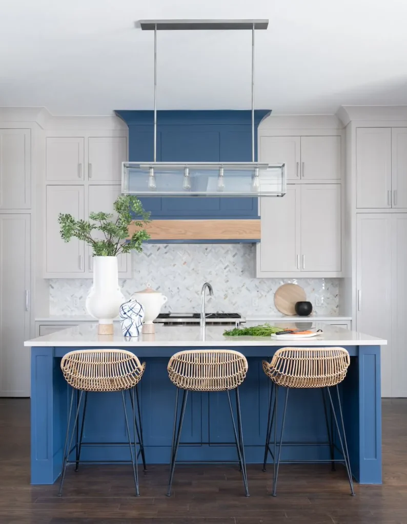 Mosaic Tiles Backsplash with White Cabinets