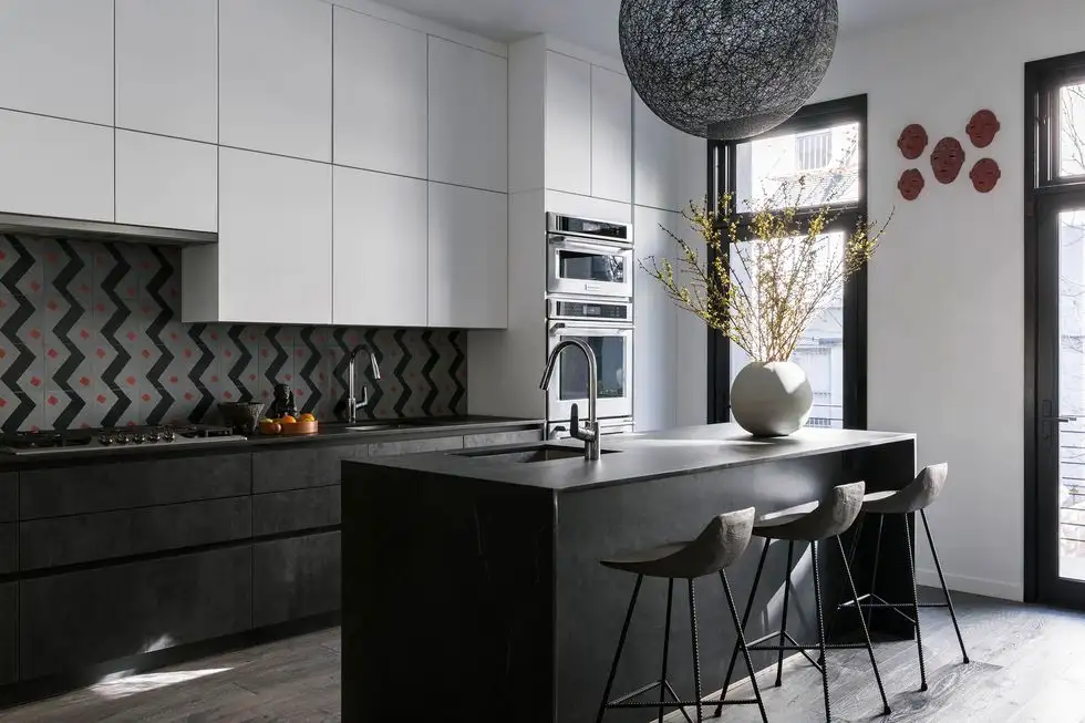 Black and White combination for kitchen cabinets