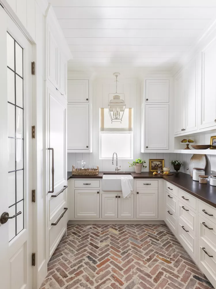 A beautiful Modern kitchen with Cabinets 