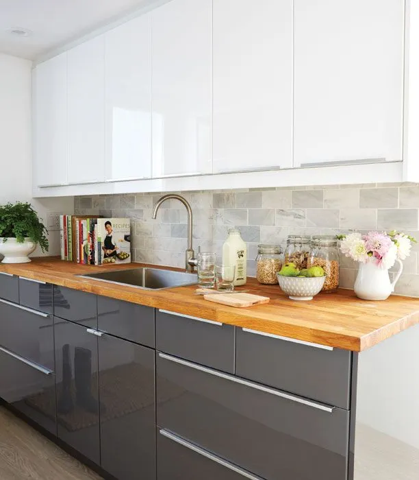 A beautiful kitchen with two tone cabinets as featured image