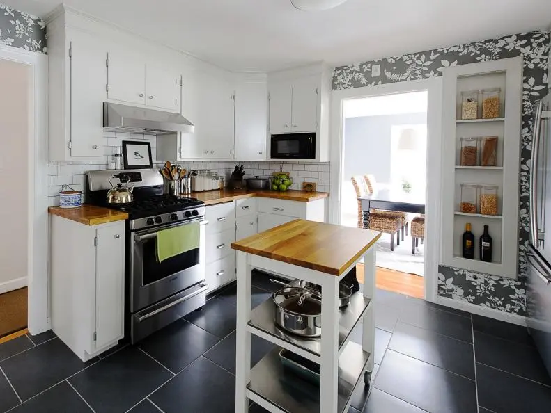 Small Freestanding Island in a beautiful kitchen