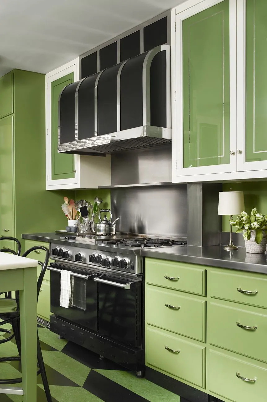 Kitchen Cabinets covered with Benjamin Moore's Courtyard paint