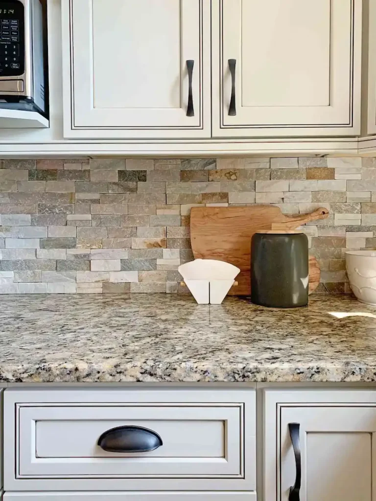 Tiles backsplash with Granite kitchen countertop 