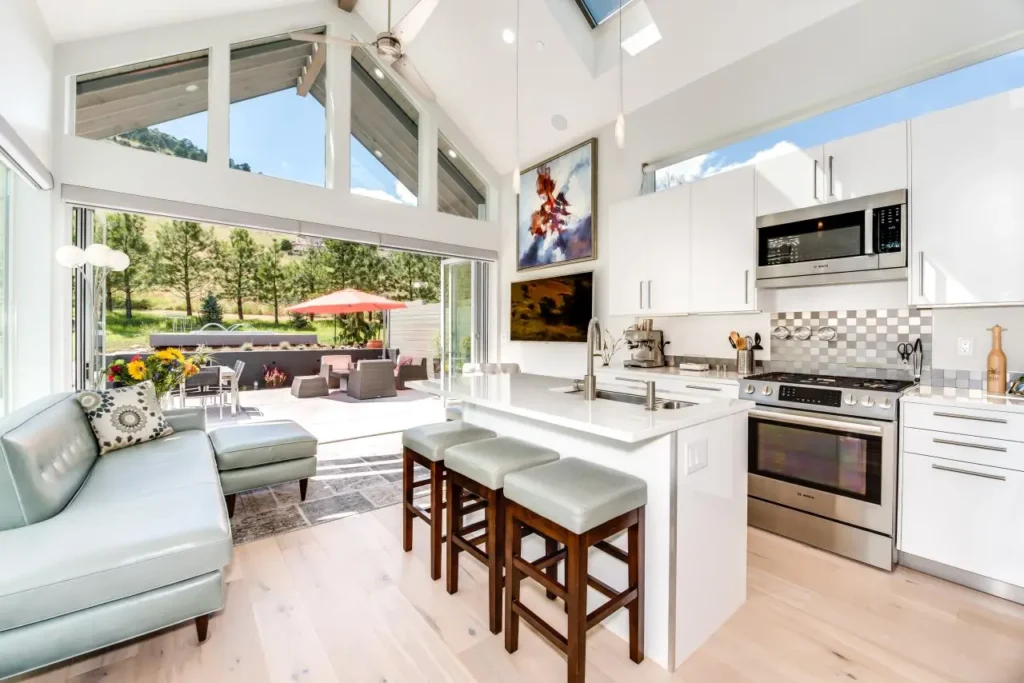 A beautiful kitchen with a small Island 